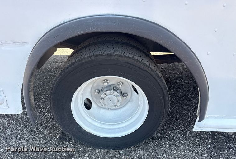 image for item EG5739 2008 Freightliner MT45 delivery truck