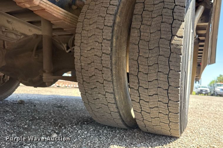 image for item EG5739 2008 Freightliner MT45 delivery truck