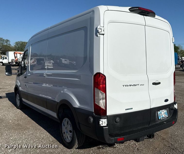 image for item EG5748 2020 Ford Transit 250 van
