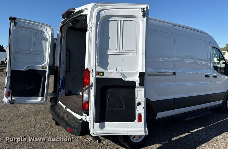 image for item EG5748 2020 Ford Transit 250 van