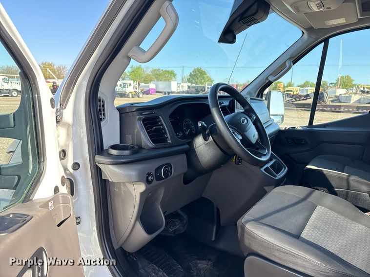 image for item EG5748 2020 Ford Transit 250 van