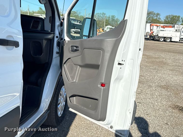 image for item EG5748 2020 Ford Transit 250 van