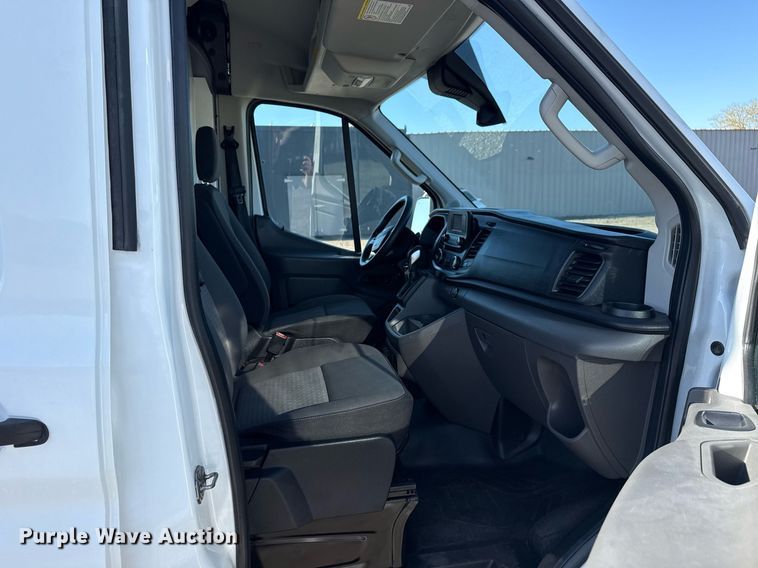 image for item EG5748 2020 Ford Transit 250 van