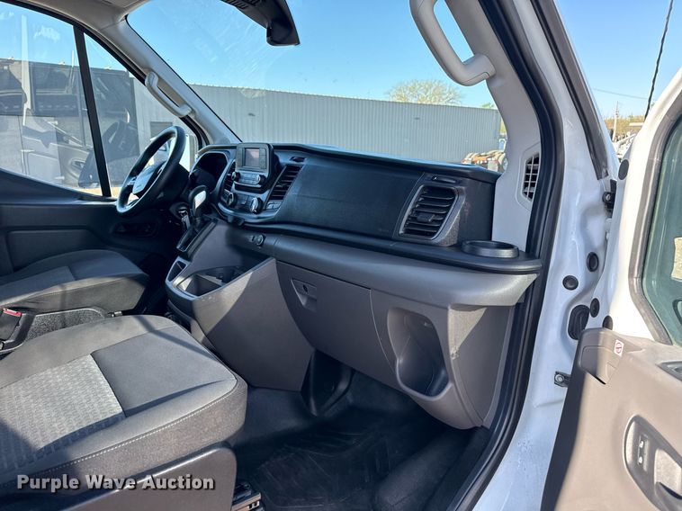 image for item EG5748 2020 Ford Transit 250 van