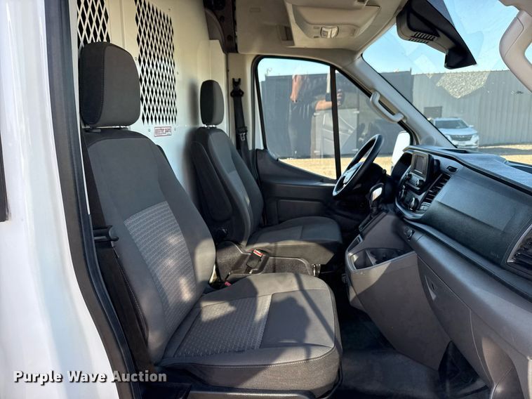 image for item EG5748 2020 Ford Transit 250 van