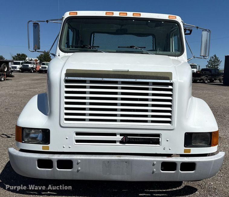 image for item EG5758 1998 International 4700 dump flatbed truck