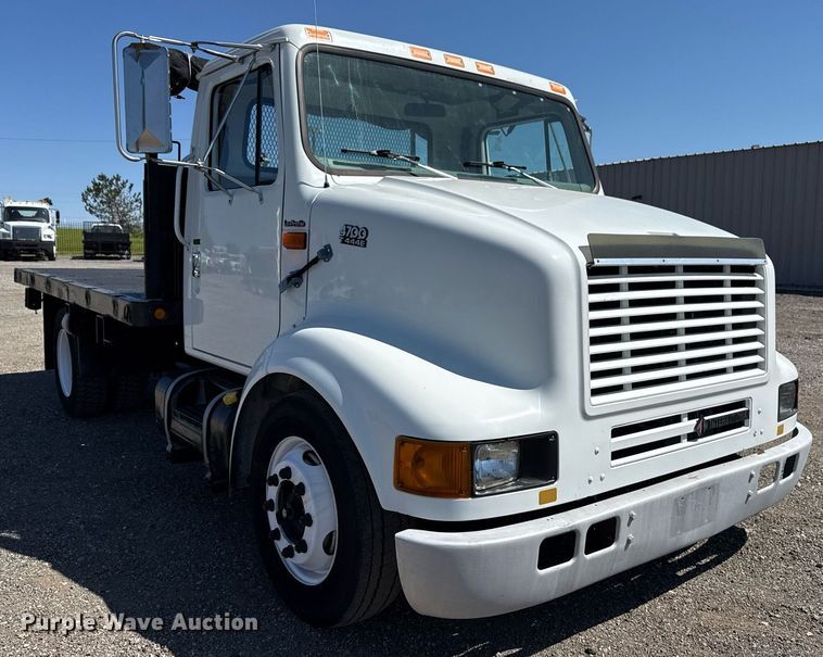 image for item EG5758 1998 International 4700 dump flatbed truck