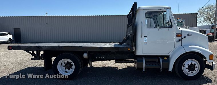 image for item EG5758 1998 International 4700 dump flatbed truck