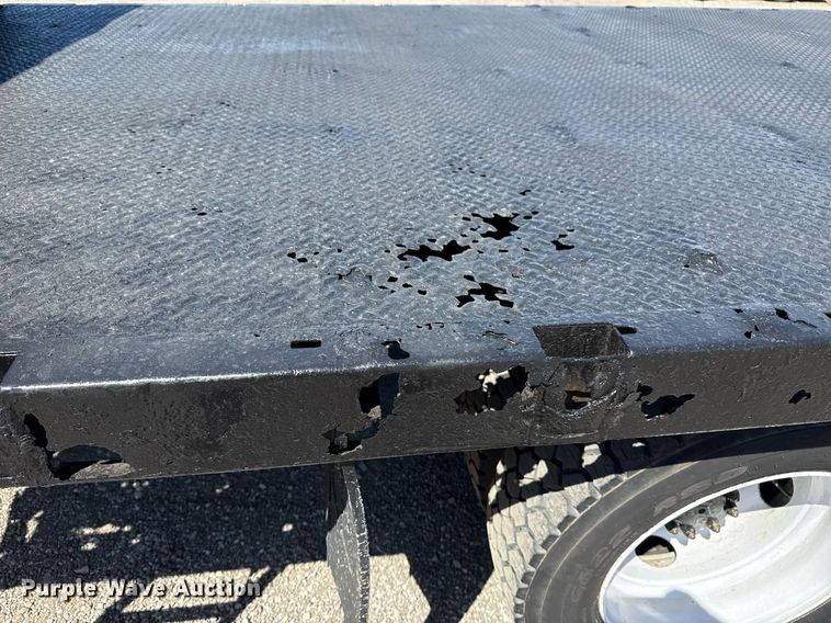 image for item EG5758 1998 International 4700 dump flatbed truck