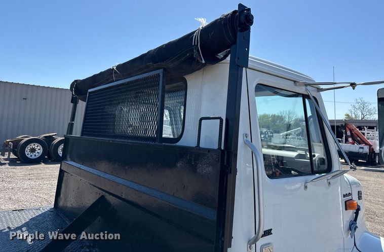 image for item EG5758 1998 International 4700 dump flatbed truck