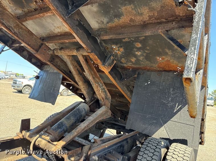 image for item EG5758 1998 International 4700 dump flatbed truck