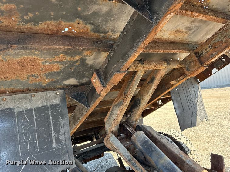 image for item EG5758 1998 International 4700 dump flatbed truck