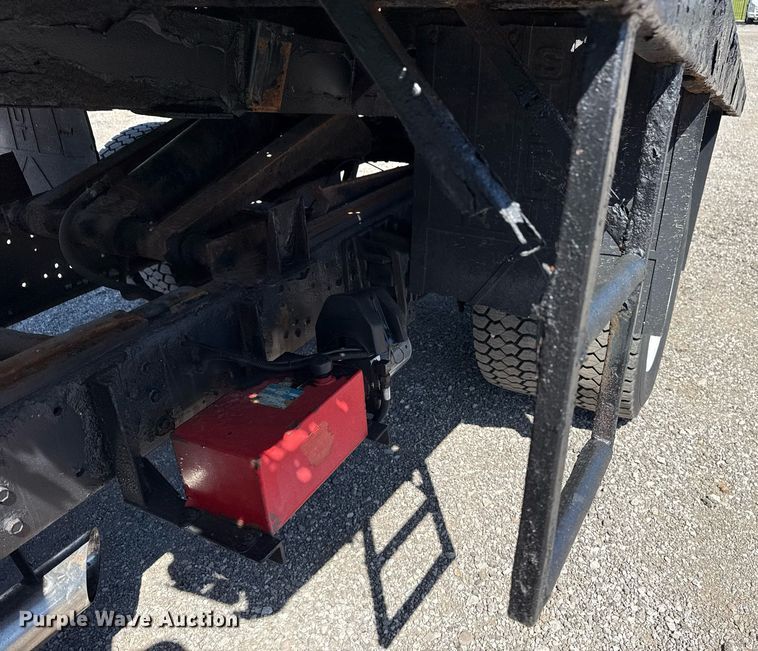 image for item EG5758 1998 International 4700 dump flatbed truck