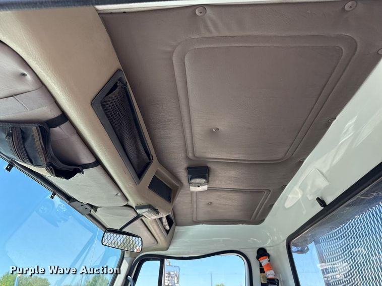 image for item EG5758 1998 International 4700 dump flatbed truck