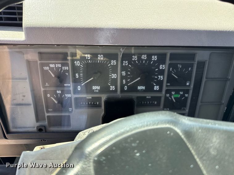 image for item EG5758 1998 International 4700 dump flatbed truck