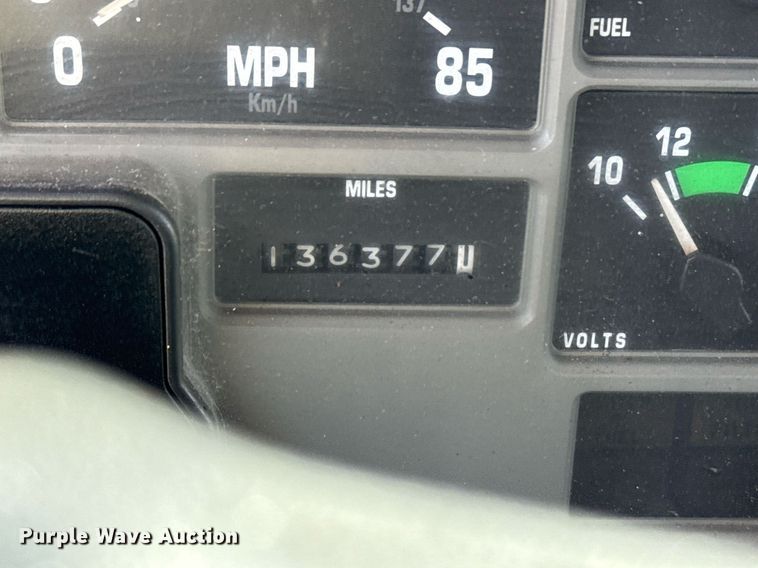 image for item EG5758 1998 International 4700 dump flatbed truck