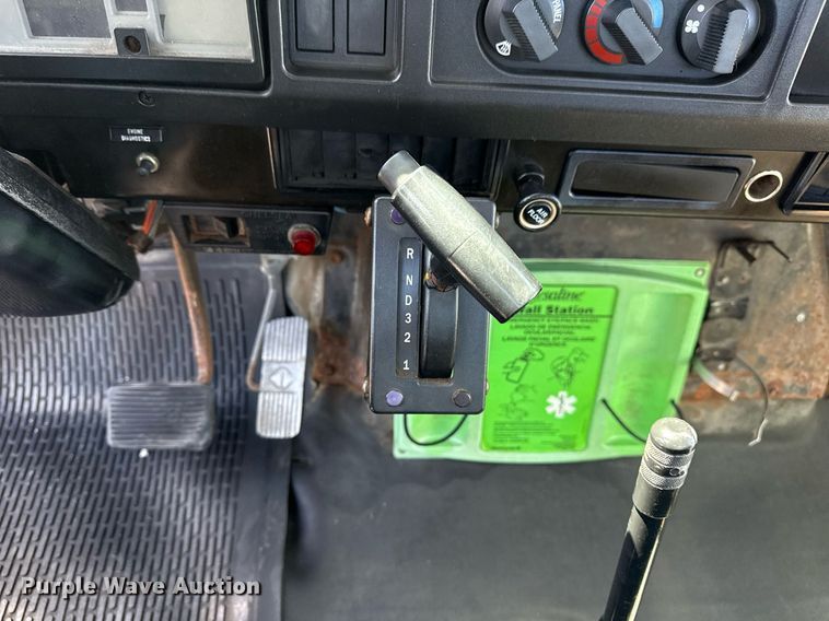 image for item EG5758 1998 International 4700 dump flatbed truck