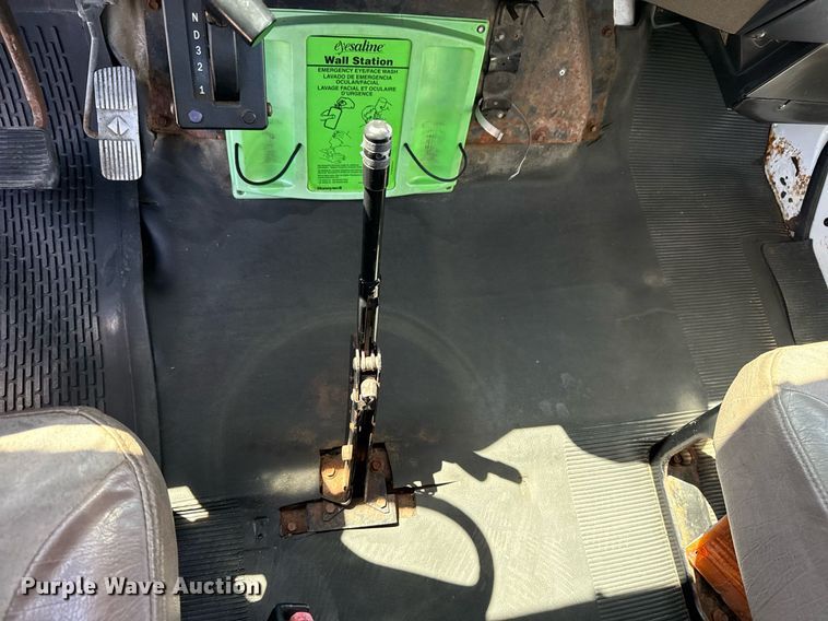 image for item EG5758 1998 International 4700 dump flatbed truck