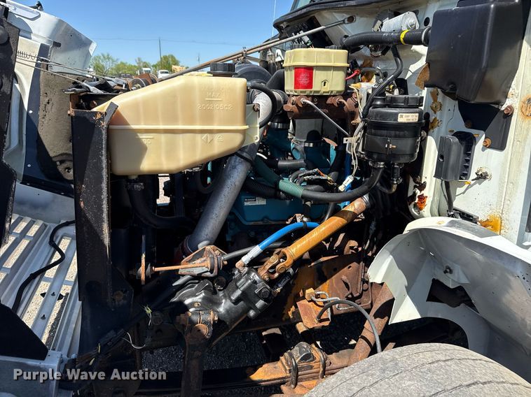 image for item EG5758 1998 International 4700 dump flatbed truck