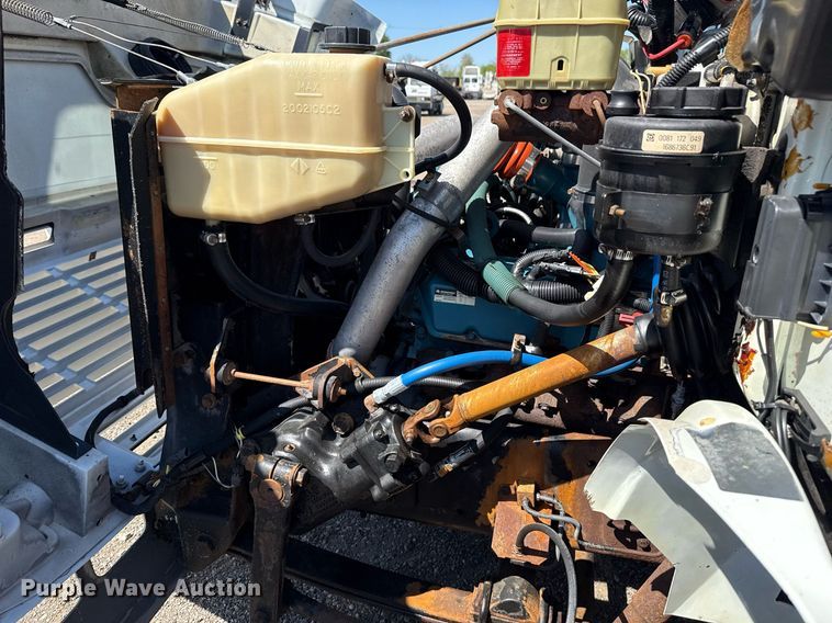 image for item EG5758 1998 International 4700 dump flatbed truck