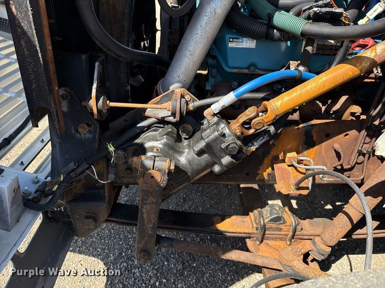 image for item EG5758 1998 International 4700 dump flatbed truck