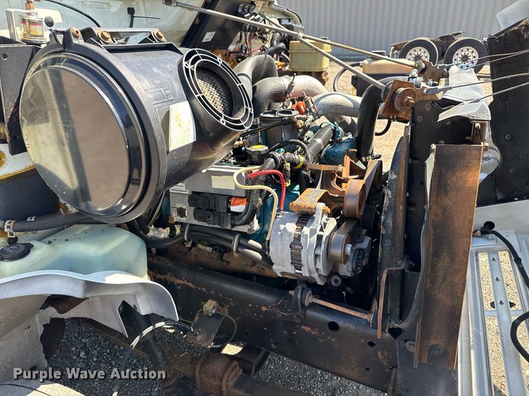 image for item EG5758 1998 International 4700 dump flatbed truck