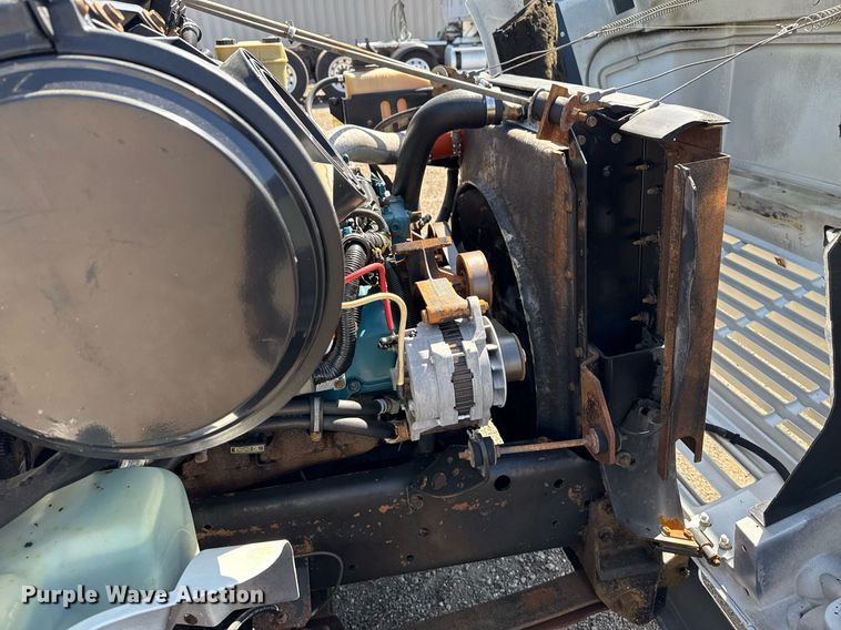 image for item EG5758 1998 International 4700 dump flatbed truck