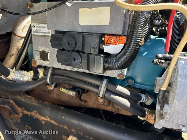 image for item EG5758 1998 International 4700 dump flatbed truck