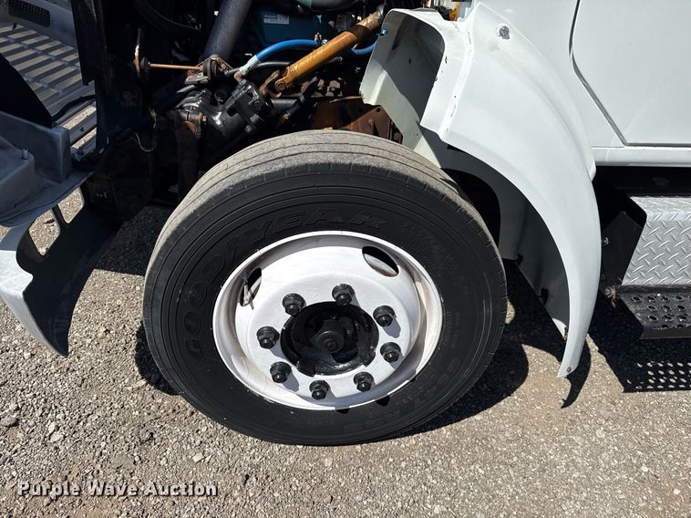 image for item EG5758 1998 International 4700 dump flatbed truck