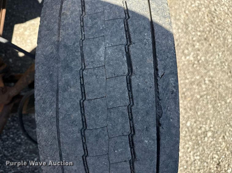 image for item EG5758 1998 International 4700 dump flatbed truck