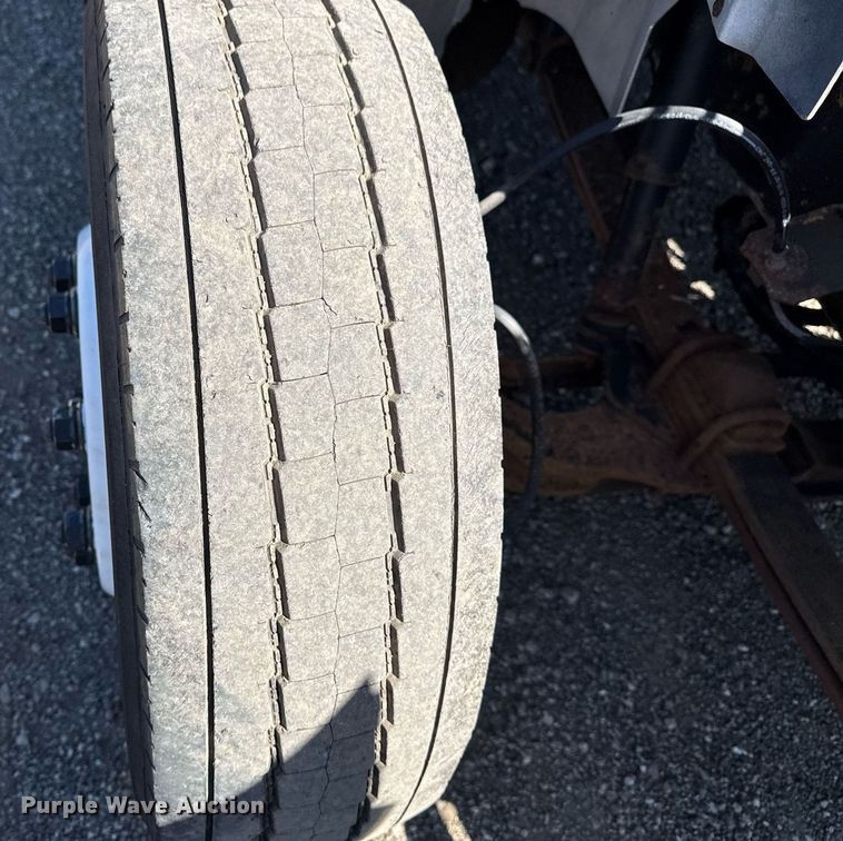 image for item EG5758 1998 International 4700 dump flatbed truck