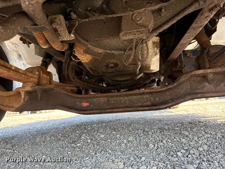 image for item EG5758 1998 International 4700 dump flatbed truck