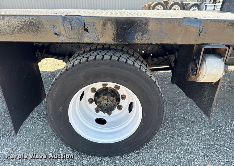 image for item EG5758 1998 International 4700 dump flatbed truck