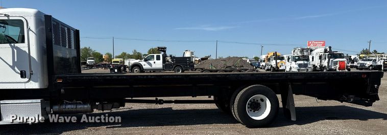 image for item EG5760 2014 Peterbilt 337 flatbed truck