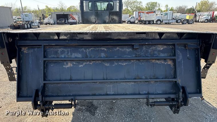 image for item EG5760 2014 Peterbilt 337 flatbed truck