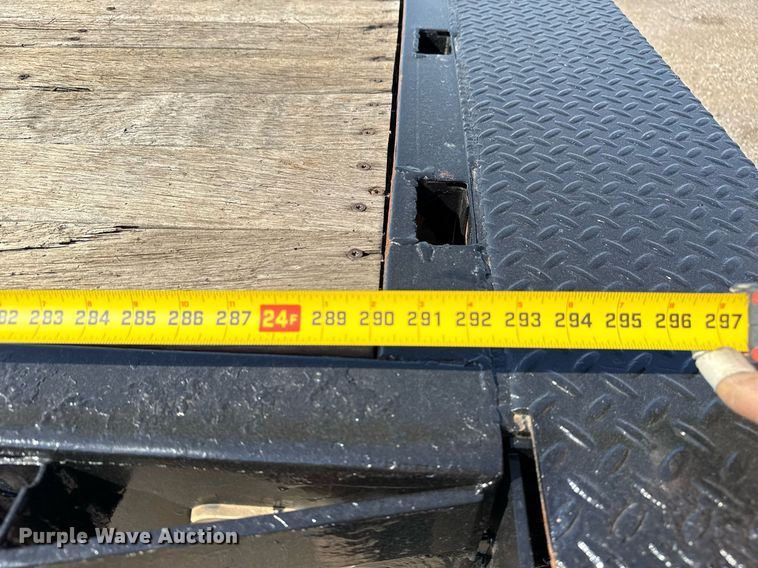 image for item EG5760 2014 Peterbilt 337 flatbed truck