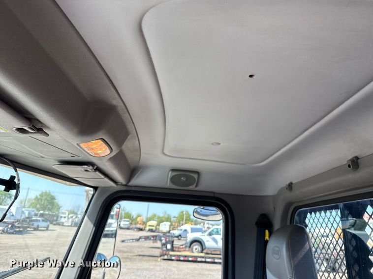 image for item EG5760 2014 Peterbilt 337 flatbed truck