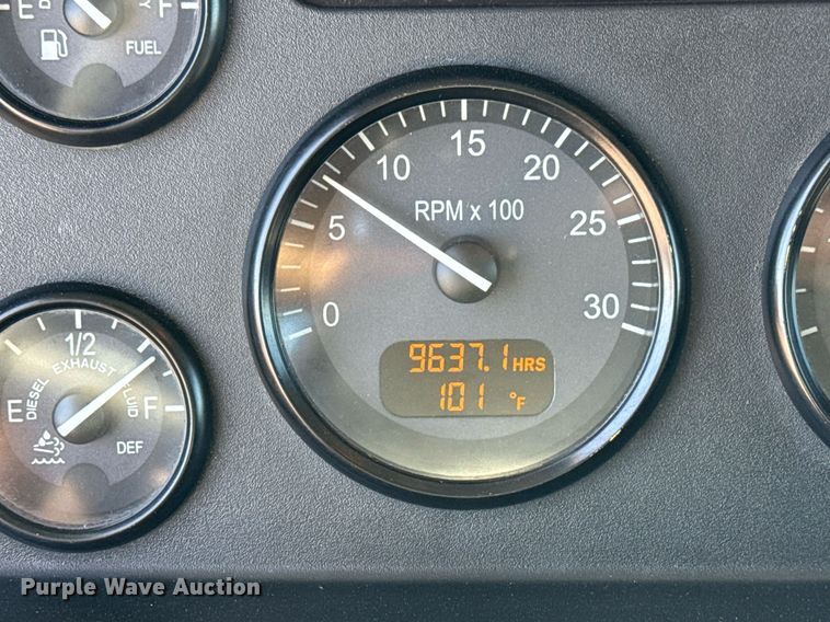 image for item EG5760 2014 Peterbilt 337 flatbed truck