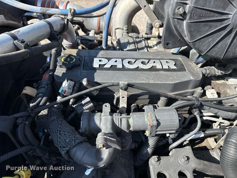 image for item EG5760 2014 Peterbilt 337 flatbed truck