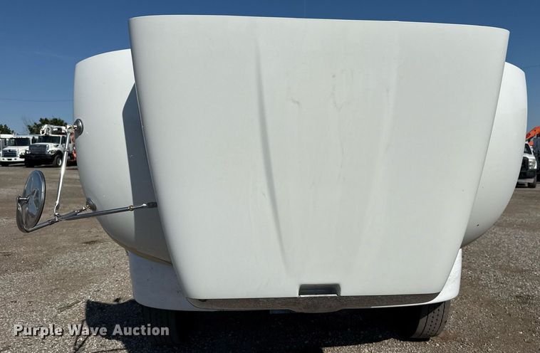 image for item EG5760 2014 Peterbilt 337 flatbed truck