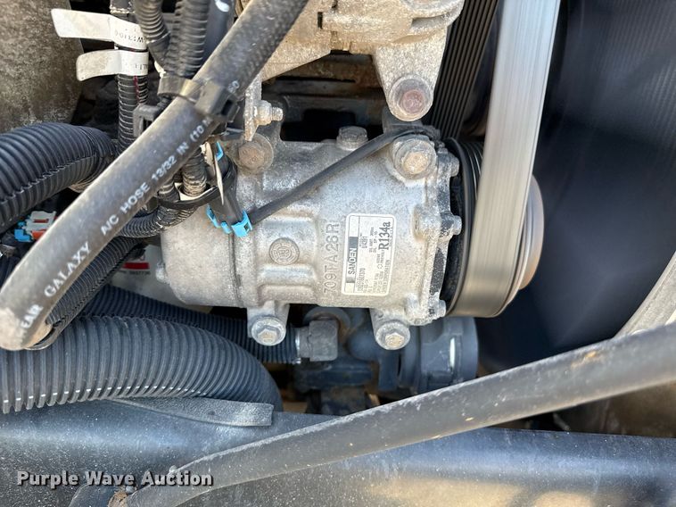 image for item EG5760 2014 Peterbilt 337 flatbed truck