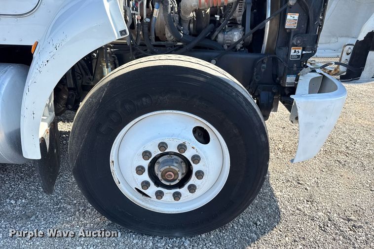 image for item EG5760 2014 Peterbilt 337 flatbed truck