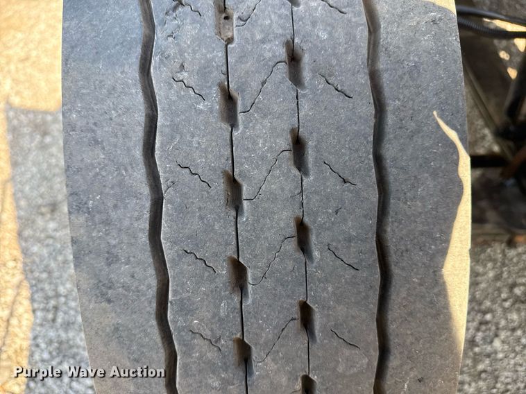 image for item EG5760 2014 Peterbilt 337 flatbed truck