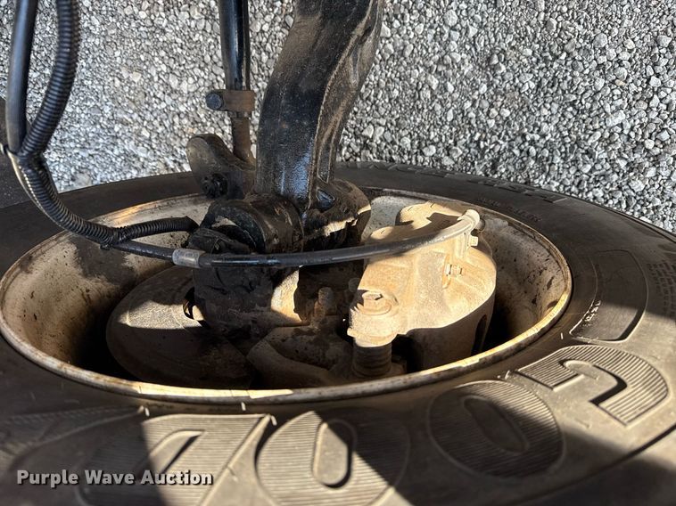 image for item EG5760 2014 Peterbilt 337 flatbed truck