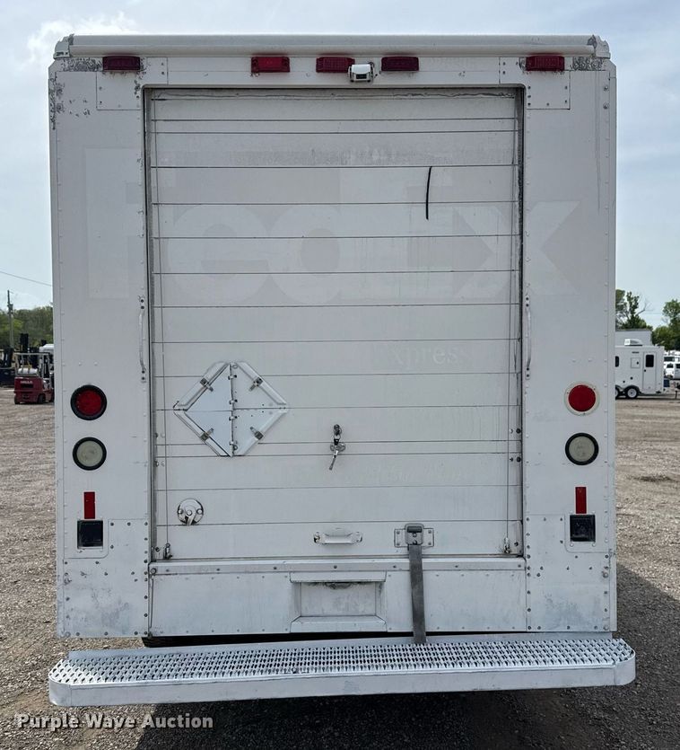 image for item EG5770 1999 Freightliner MT45 delivery truck