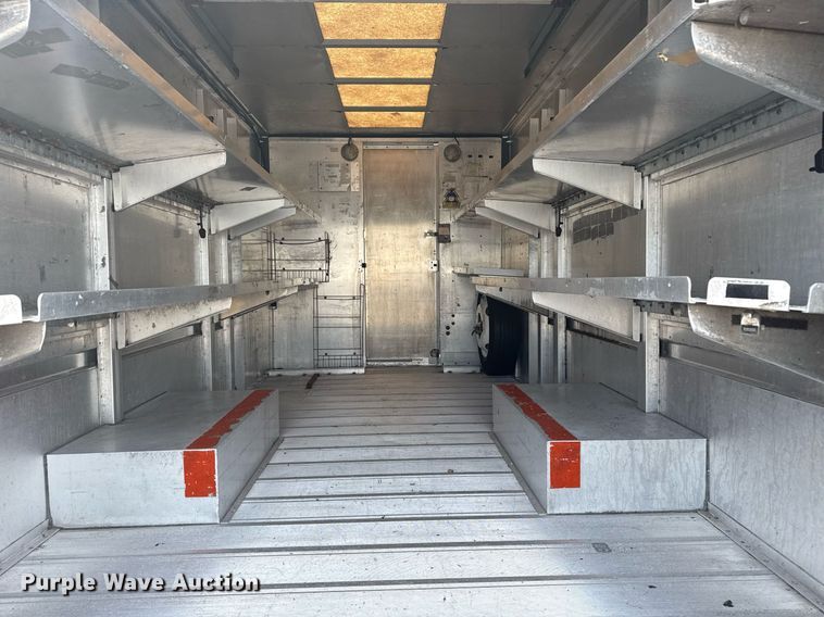 image for item EG5770 1999 Freightliner MT45 delivery truck