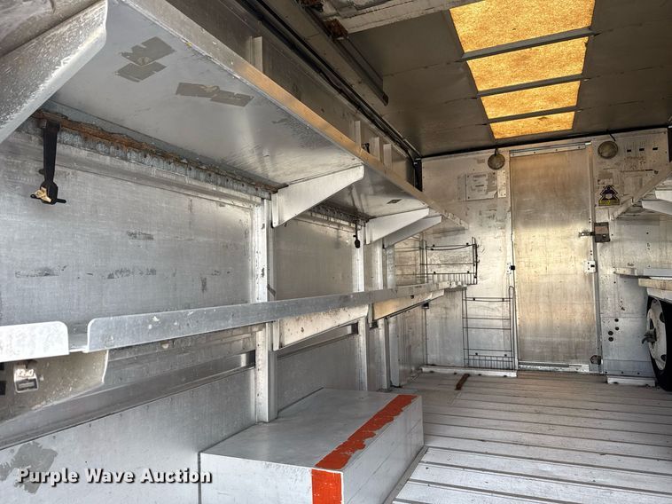 image for item EG5770 1999 Freightliner MT45 delivery truck