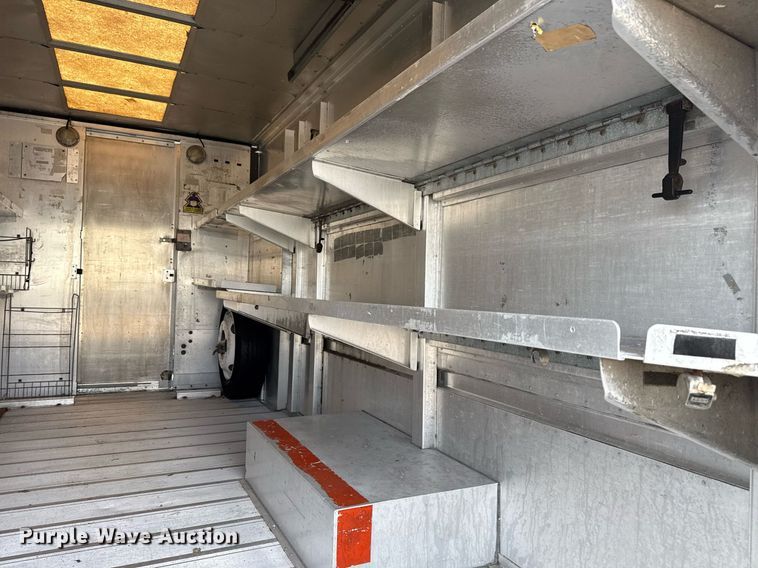 image for item EG5770 1999 Freightliner MT45 delivery truck