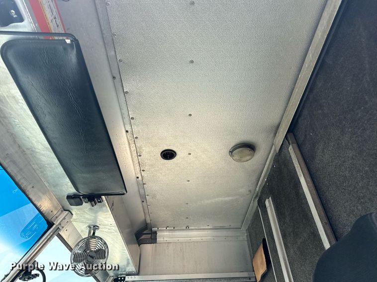 image for item EG5770 1999 Freightliner MT45 delivery truck