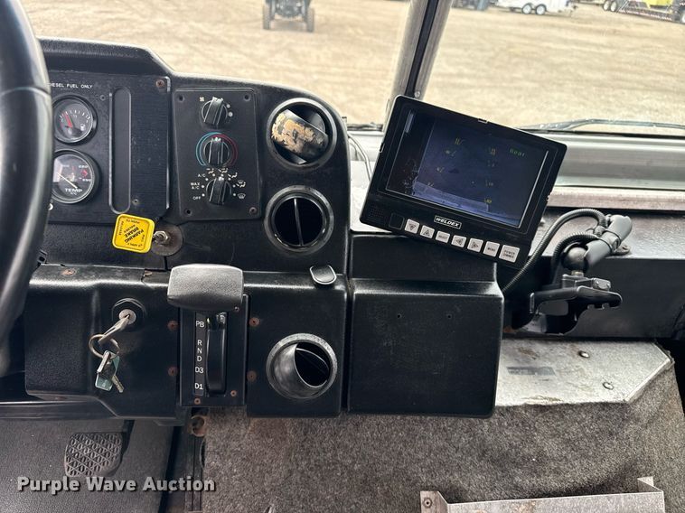 image for item EG5770 1999 Freightliner MT45 delivery truck